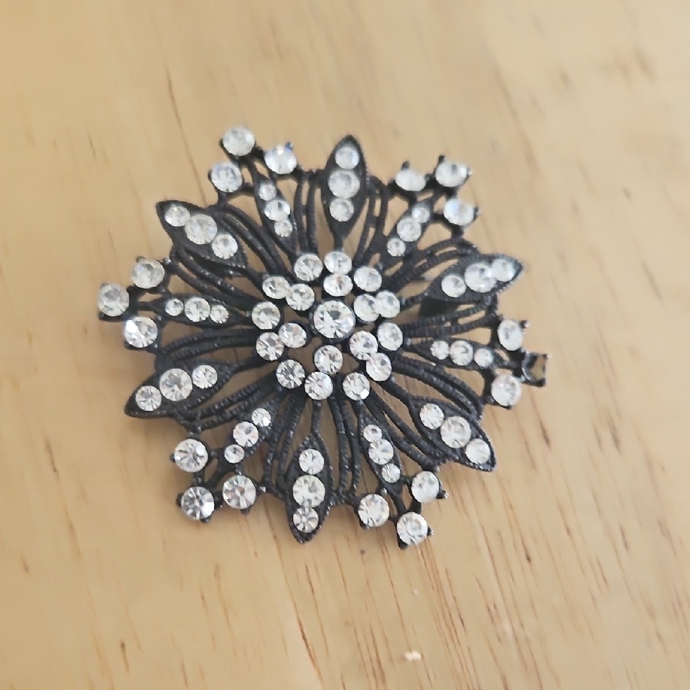 Vintage Black and Silver Floral Brooch